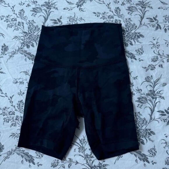 Lululemon Wunder Train Shorts 6" - Picture 1 of 3